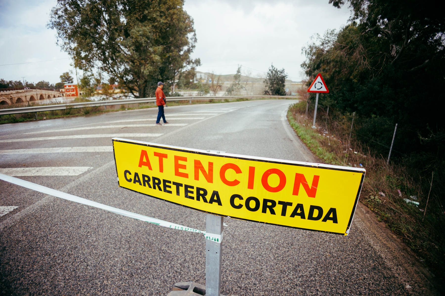 Una de las carreteras cortadas por las inundaciones registradas estos días en el Jerez rural.