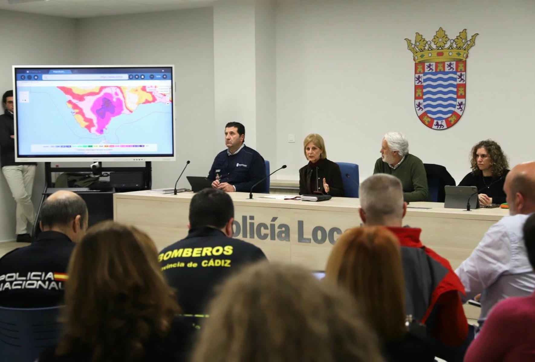 La alcaldesa de Jerez, en la reunión que ha mantenido en la Jefatura de la Policía Local.