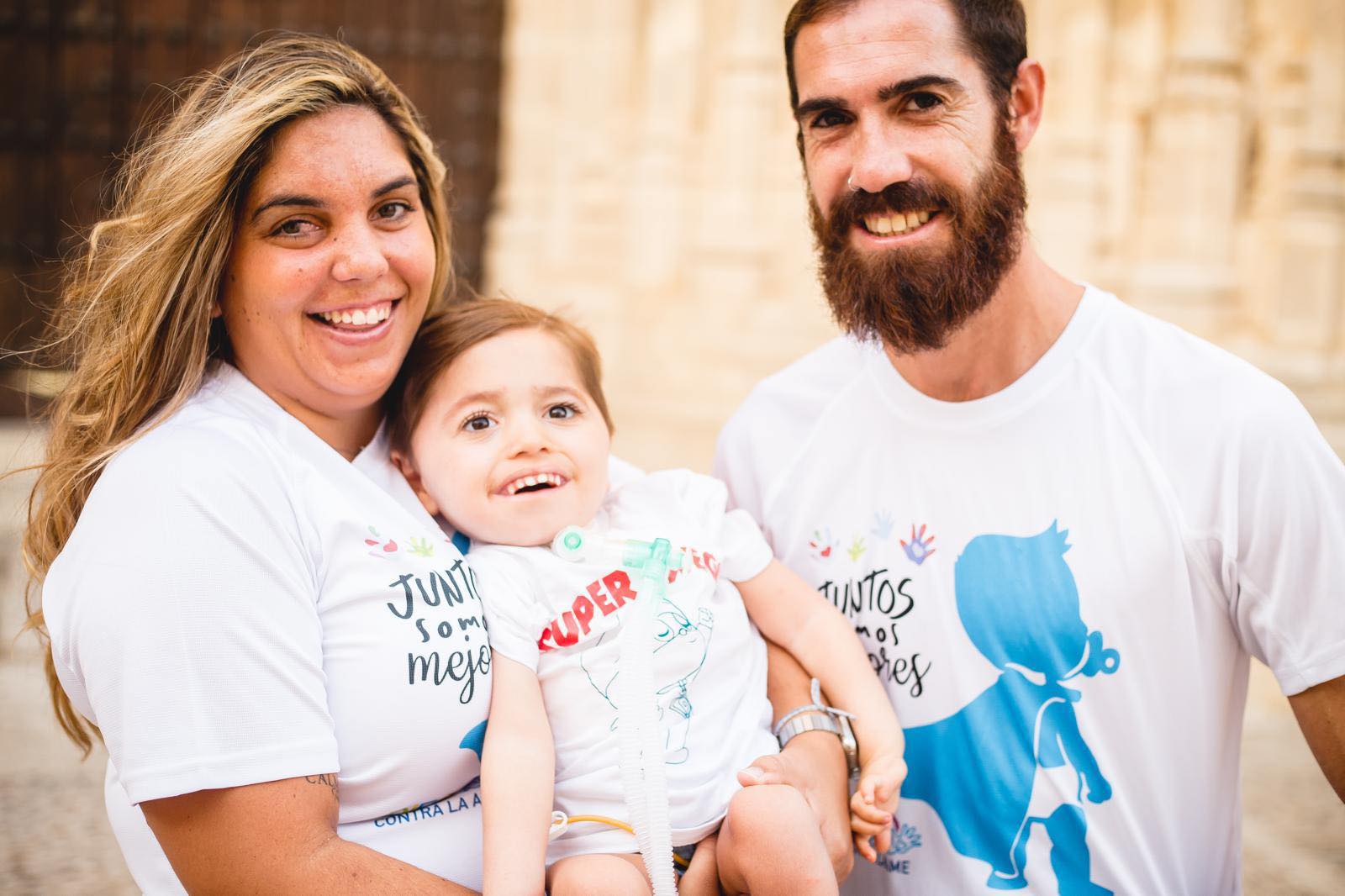 Paloma y Alberto, con el pequeño Diego, que padece AME. Paloma y Alberto, con el pequeño Diego, que padece AME.