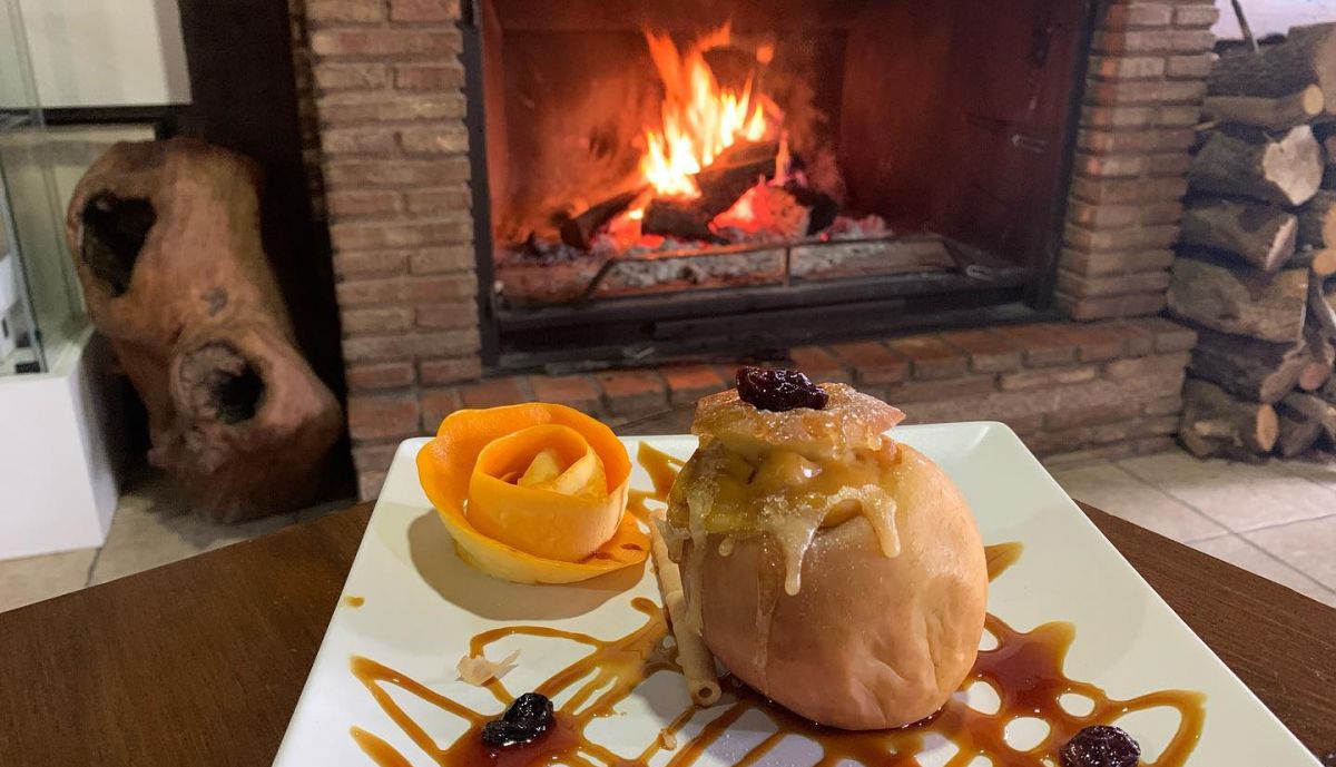 Chimenea en el restaurante mirador de Peñalta.