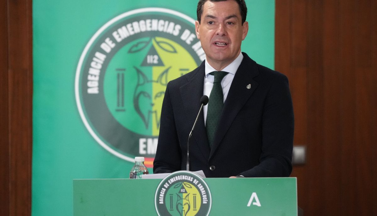 Juanma Moreno en la rueda de prensa de este martes.