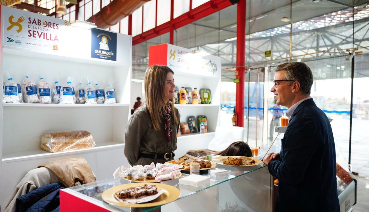 Los productos locales de Sevilla se dan a conocer en este evento hostelero.