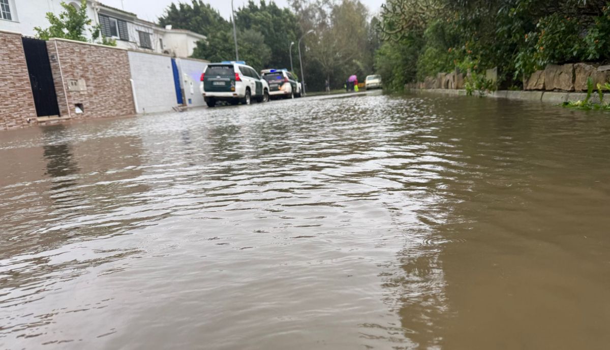 Vecinos desalojados en Los Barrios.