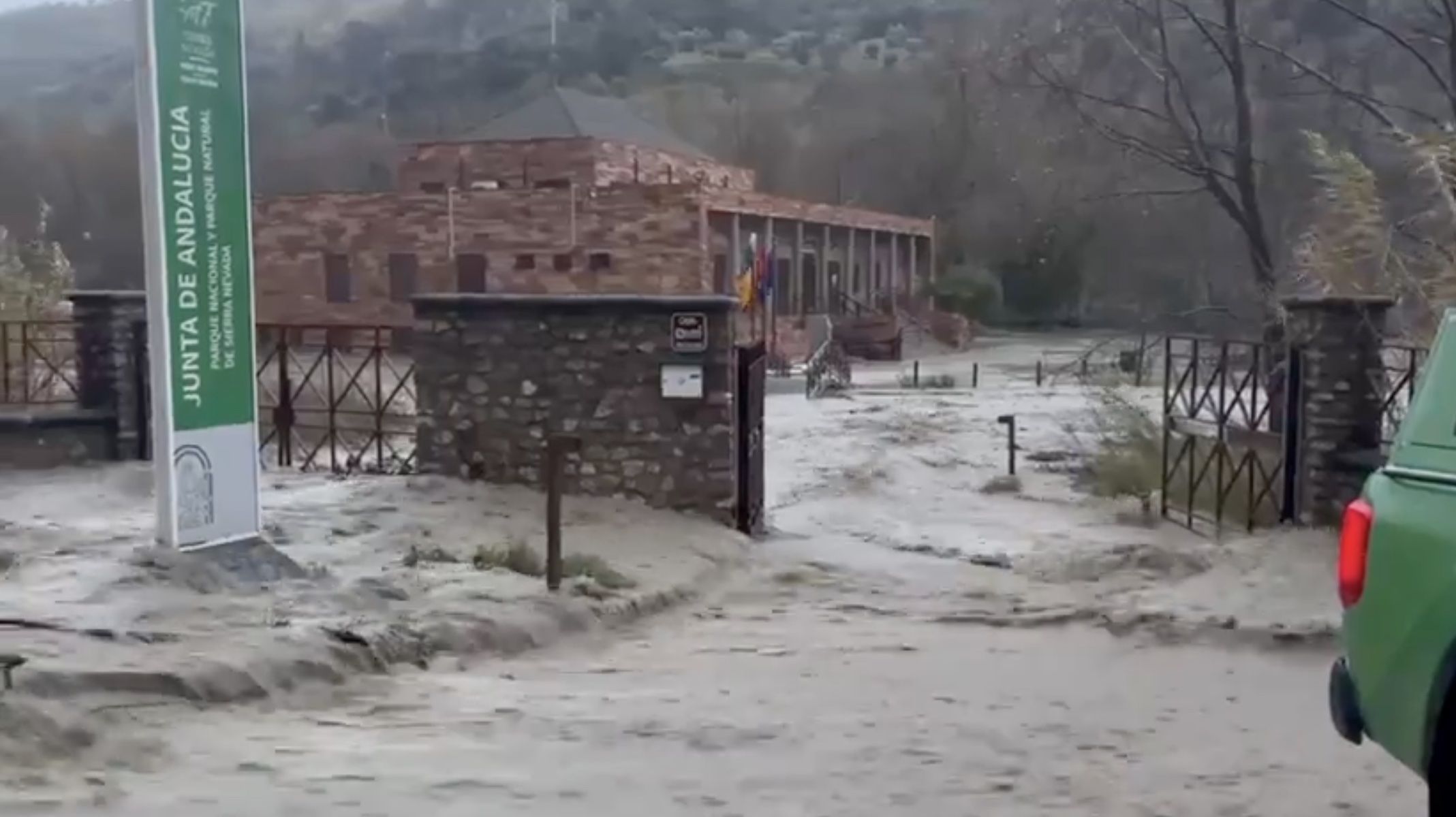 Carretera de Pinos Genil, en el cruce con carretera de Dudar y Quentar, Granada 