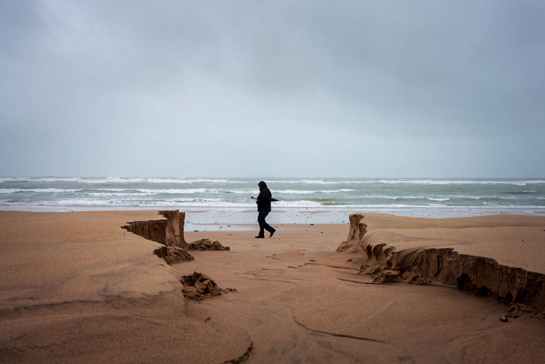Los efectos del temporal en las playas de Cádiz.