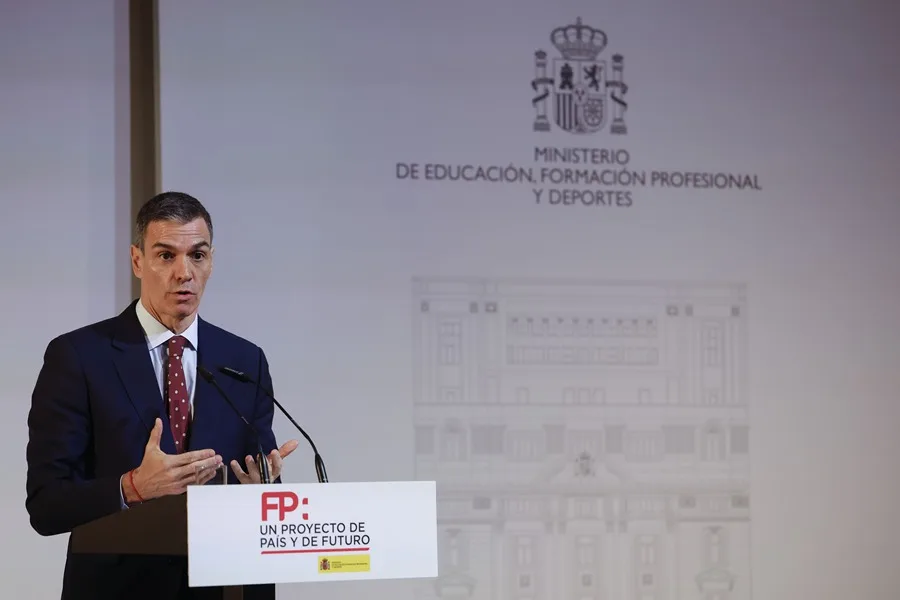 El presidente del Gobierno, Pedro Sánchez clausura la jornada "Formación Profesional y Empresa: la alianza que impulsa el futuro", celebrada este miércoles en el Ministerio de Educación en Madrid.