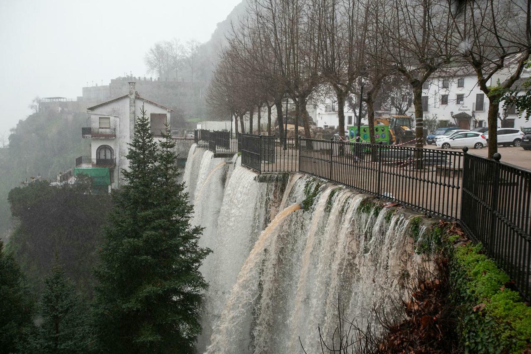 Cataratas de agua en uno de los miradores de Grazalema.