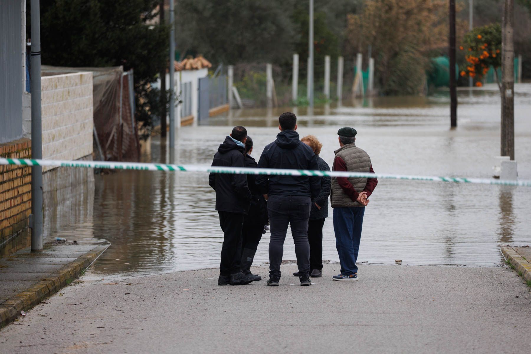 Paso cortado en una zona del Jerez rural próxima al río Guadalete.