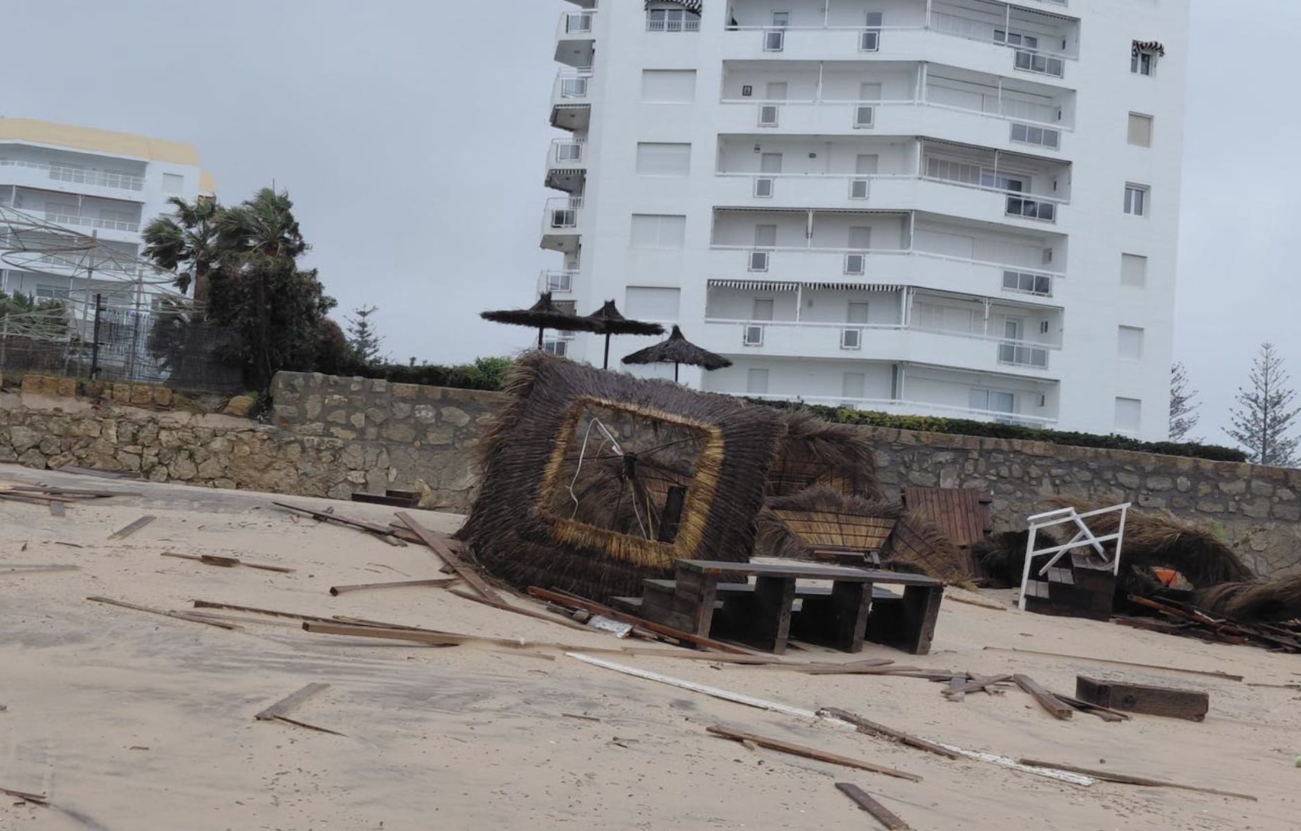 Playa de El Puerto durante el temporal 'Leonardo'.