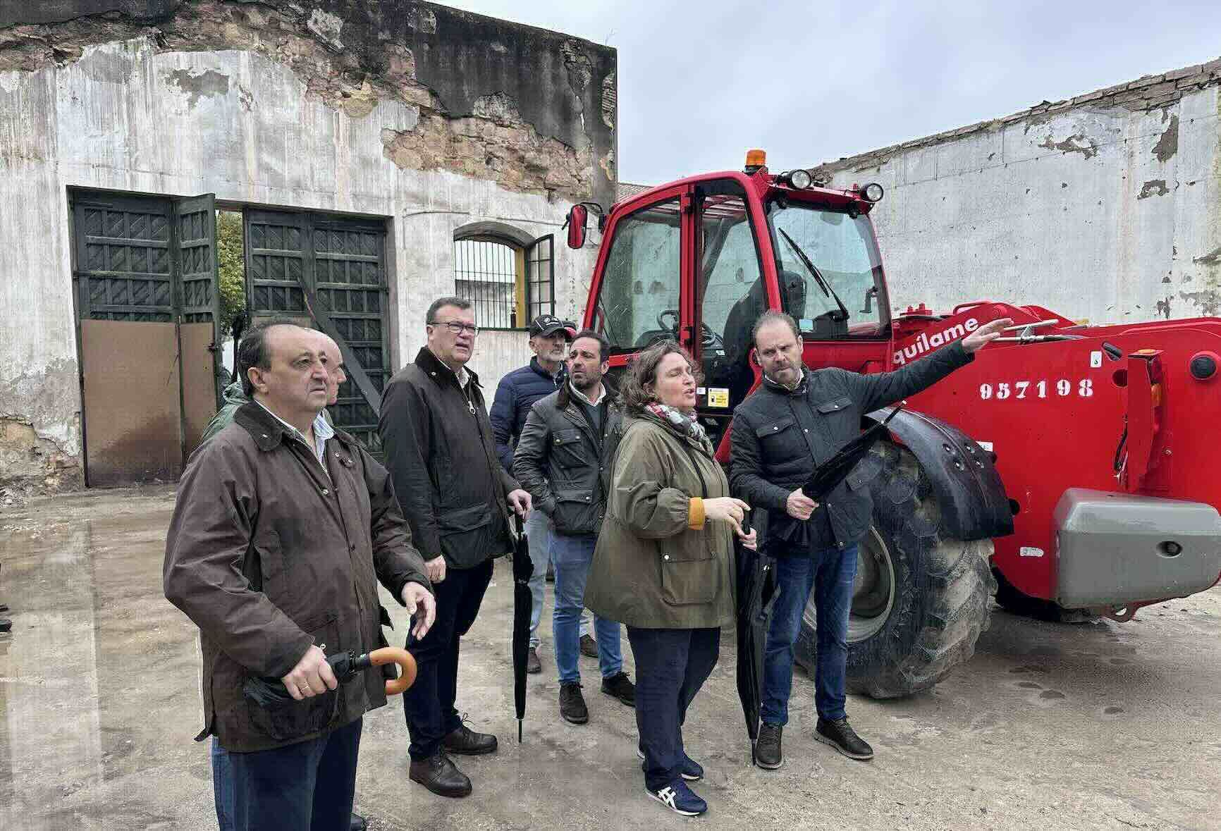 Inspección al antiguo casco de bodega abandonado en calle Pajarete.