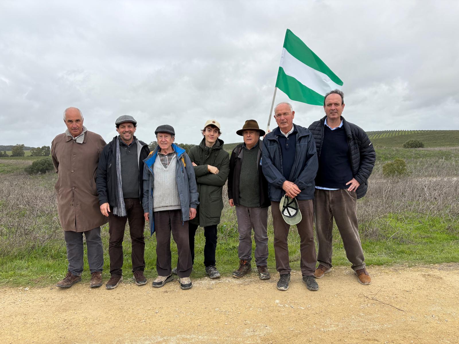 Miembros de Savia Rural en la marcha por recuperación de la laguna de La Janda.