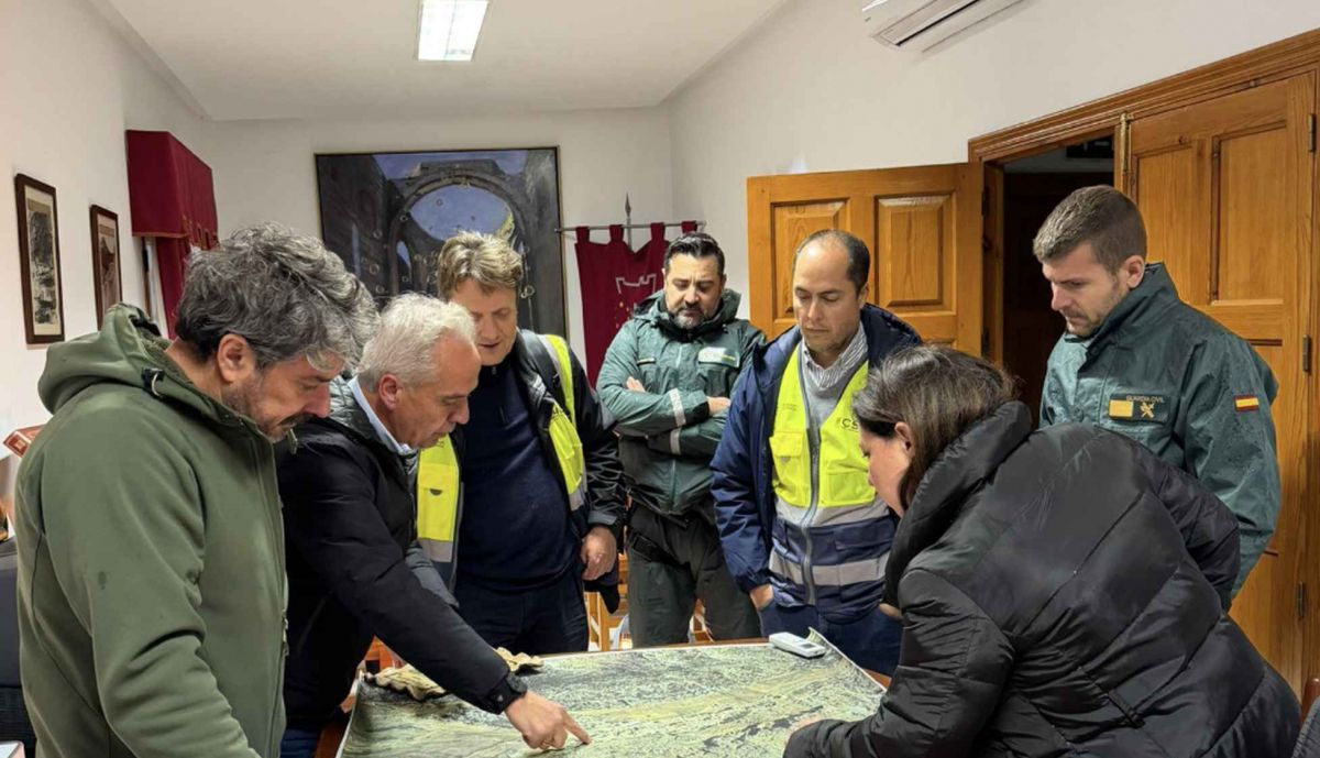 Reunión mantenida esta noche en el Ayuntamiento de Villaluenga del Rosario.