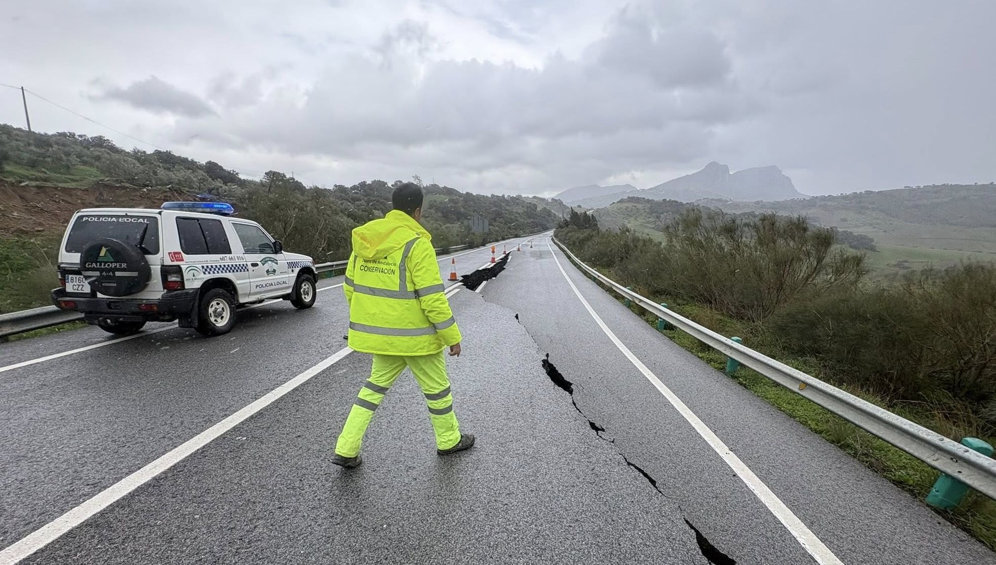Carretera de Algodonales a Ronda, en la Sierra de Cádiz, en este caso de titularidad autonómica, la A-374, este pasado sábado.