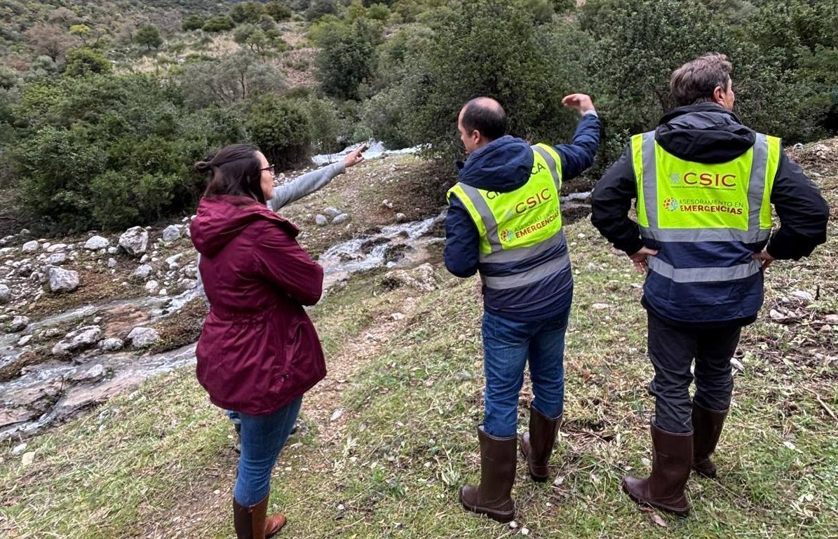 Benamahoma, con su alcaldesa al frente, Mamen Fernández Sánchez, respira tras la inspección del CSIC:  el acuífero no se sitúa bajo el casco urbano.