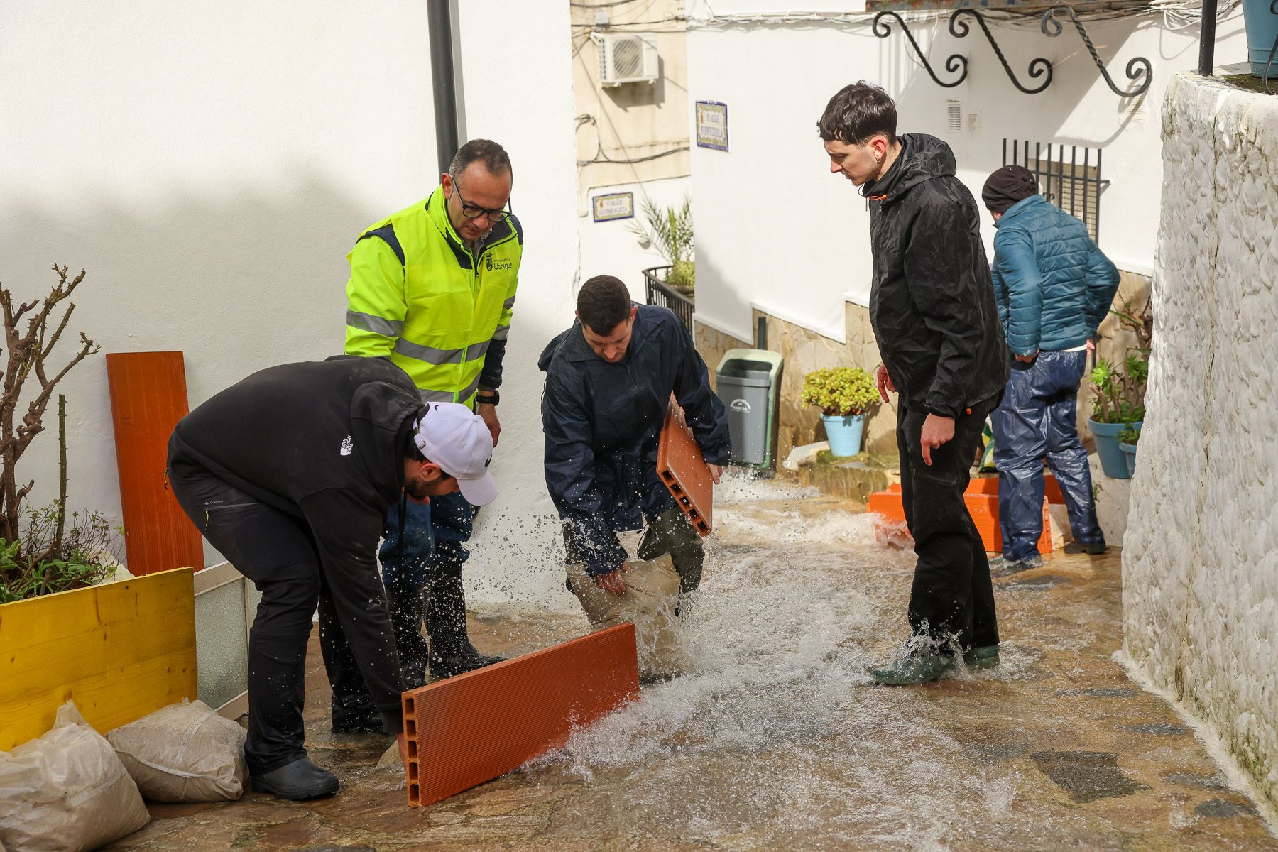 Ubrique, El río sigue controlado y se mantiene la alerta 