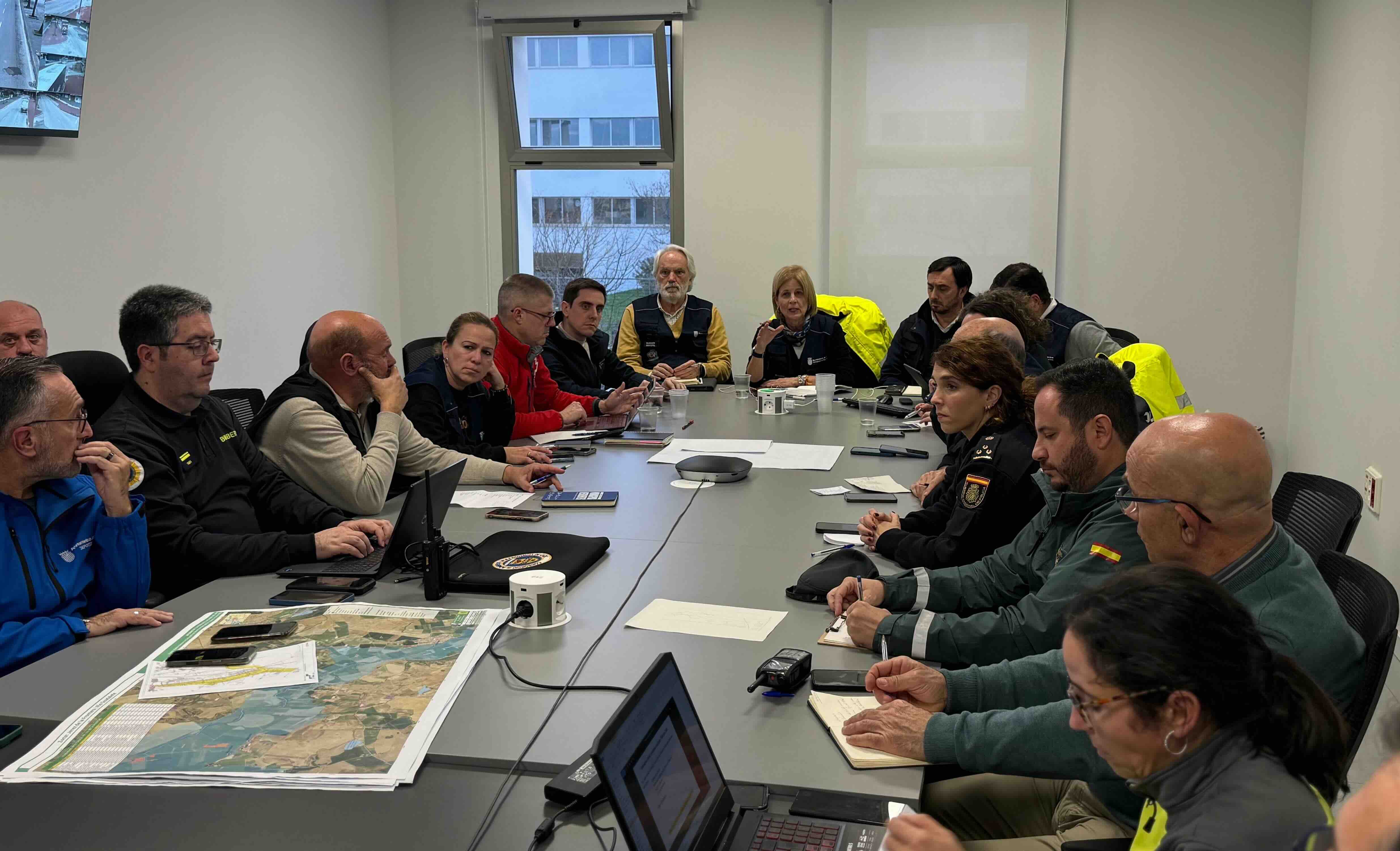 La reunión del Centro de Coordinación Operativa (Cecop) celebrada en la tarde de este domingo y presidida por la alcaldesa, María José García-Pelayo.