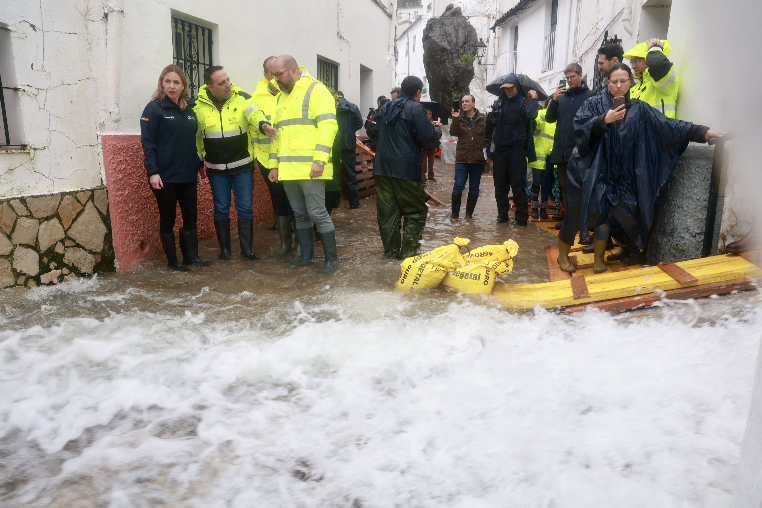 Visita institucional de la Diputación de Cádiz a Ubrique tras los temporales.