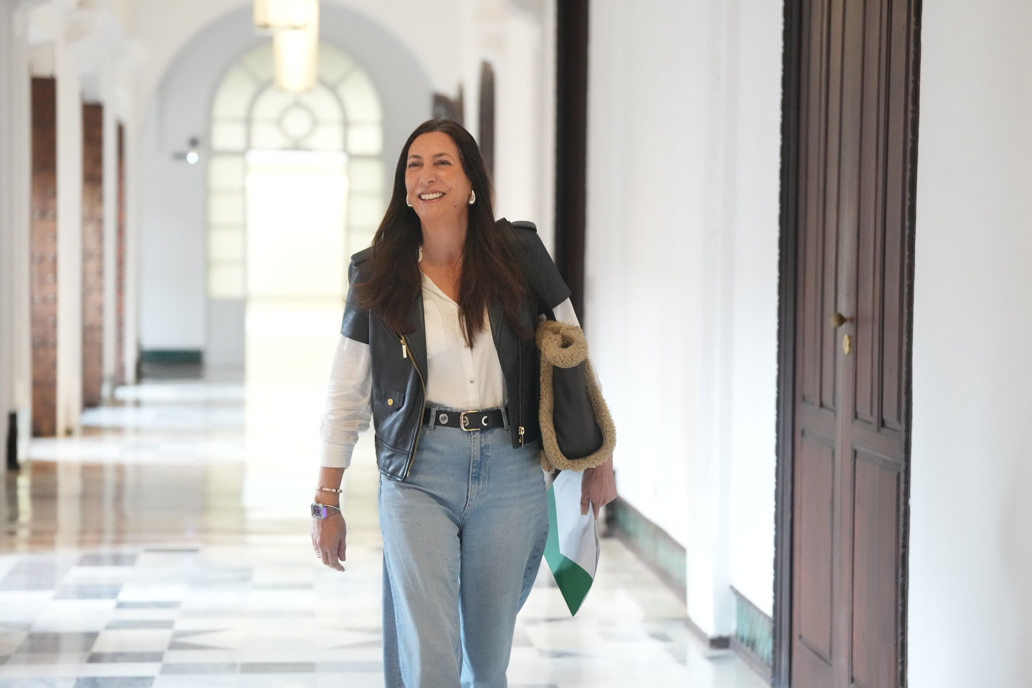 La consejera de Igualdad, Loles López, en una imagen reciente en el Parlamento andaluz.