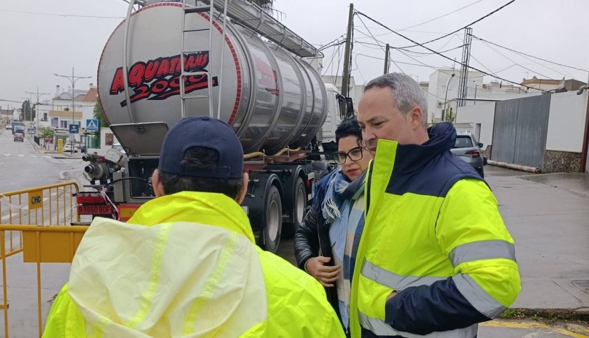El presidente del CAZG, Andrés Díaz, supervisando los trabajos llevados a cabo en Paterna.