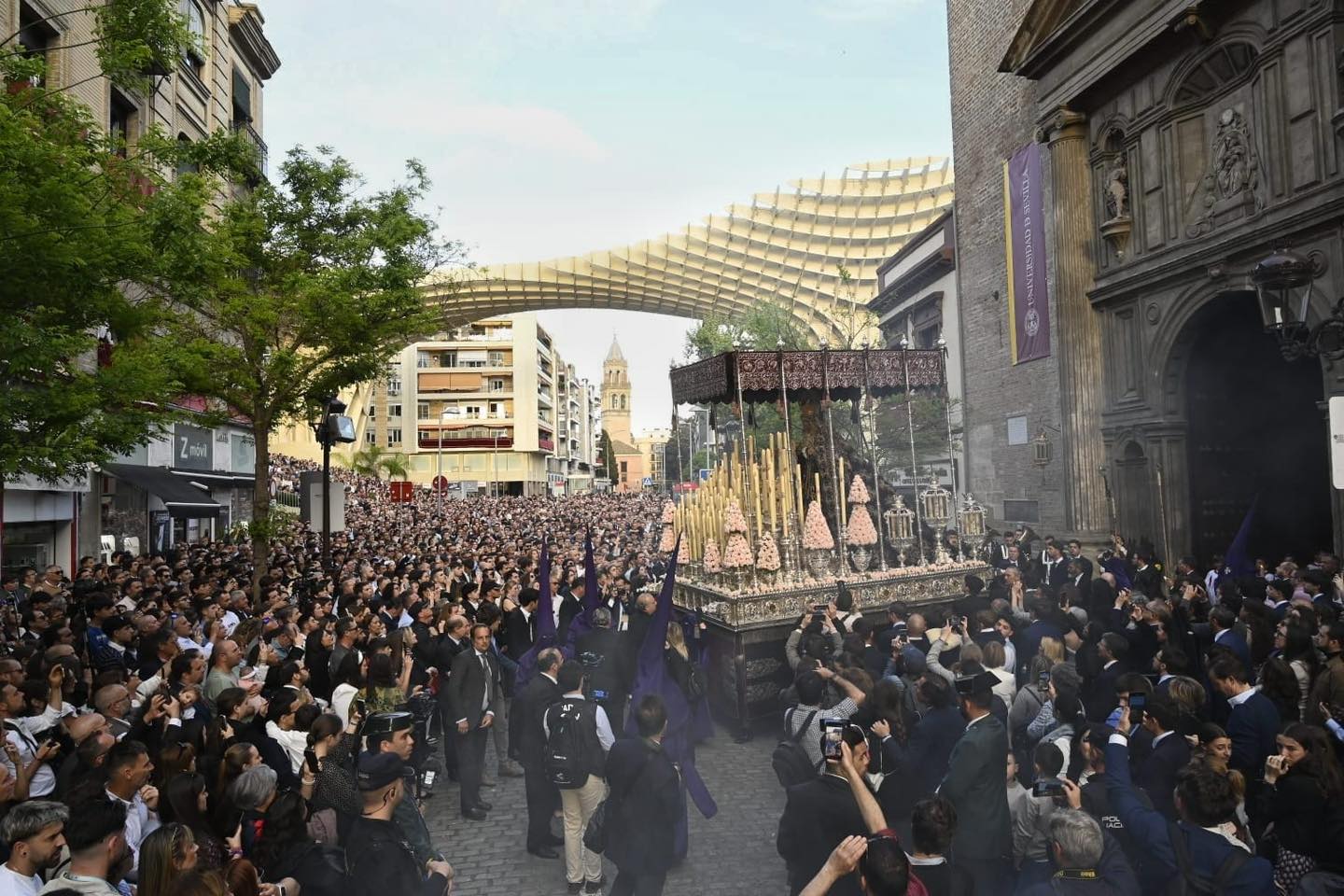 Salida de la Virgen del Valle, con la banda Maestro Tejera.