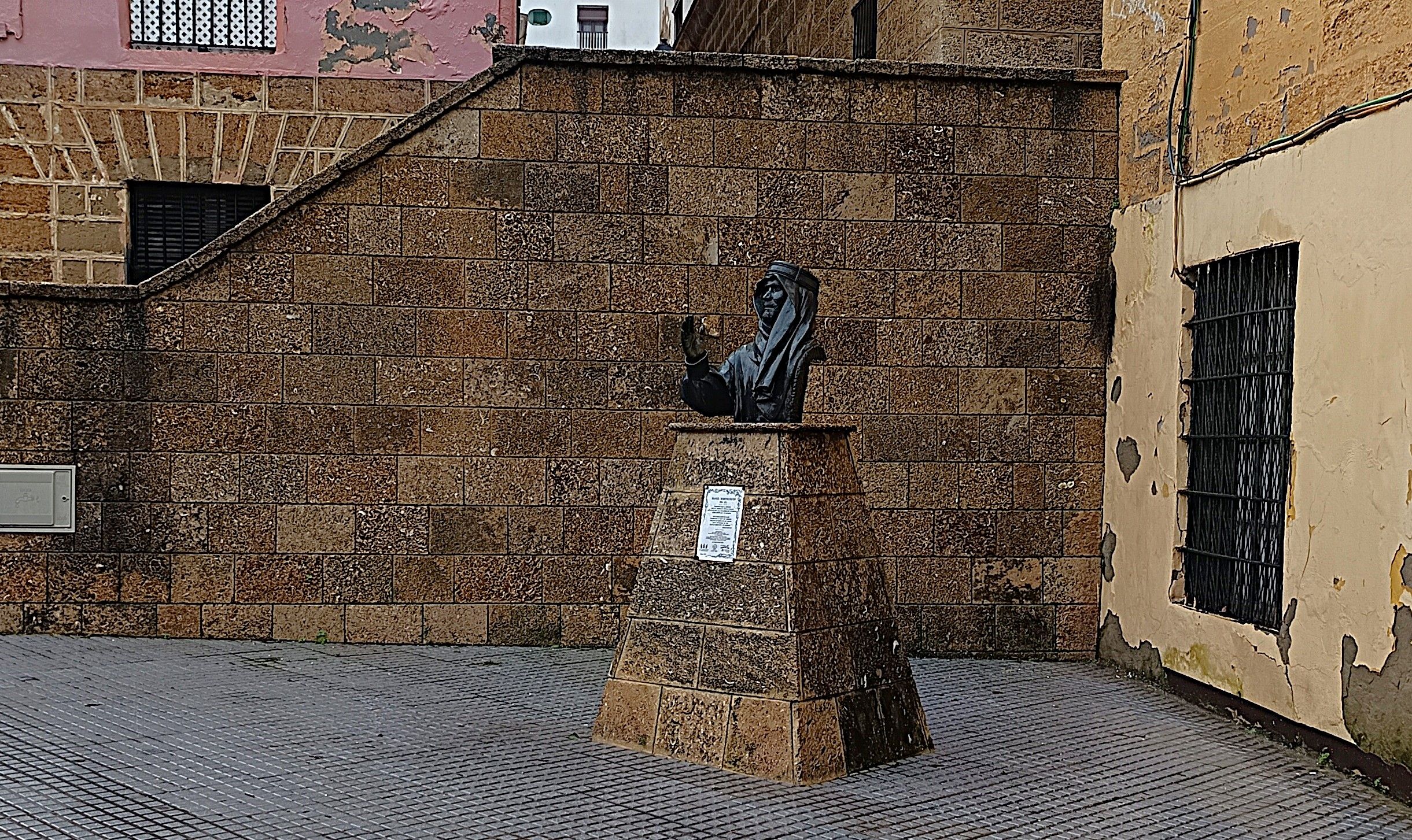Monumento a Manuel Moreno Pavón, vista general.