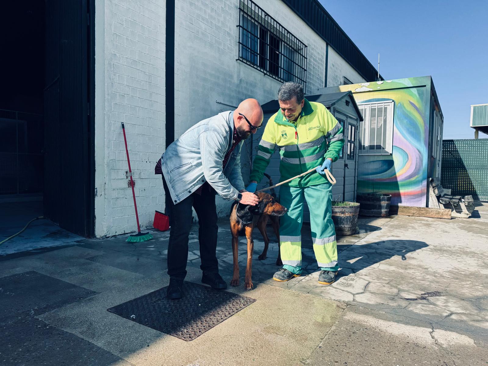 Visita del alcalde, Germán Beardo, a las instalaciones de Cemuproan en El Puerto. Visita del alcalde, Germán Beardo, a las instalaciones de Cemuproan en El Puerto.