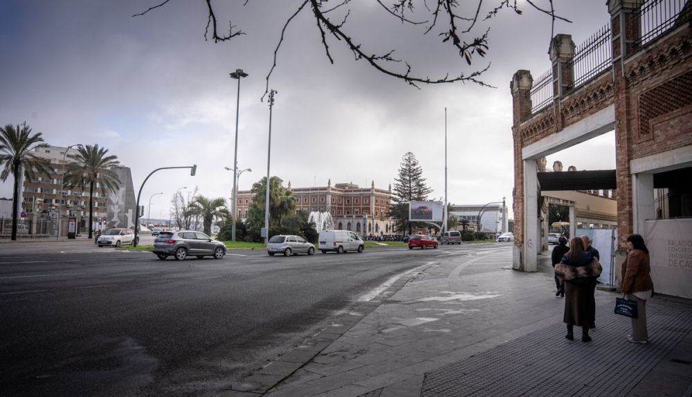 Plaza Sevilla   estacion de Renfe  aparcamientos   nueva estacion hall   Cádiz 21