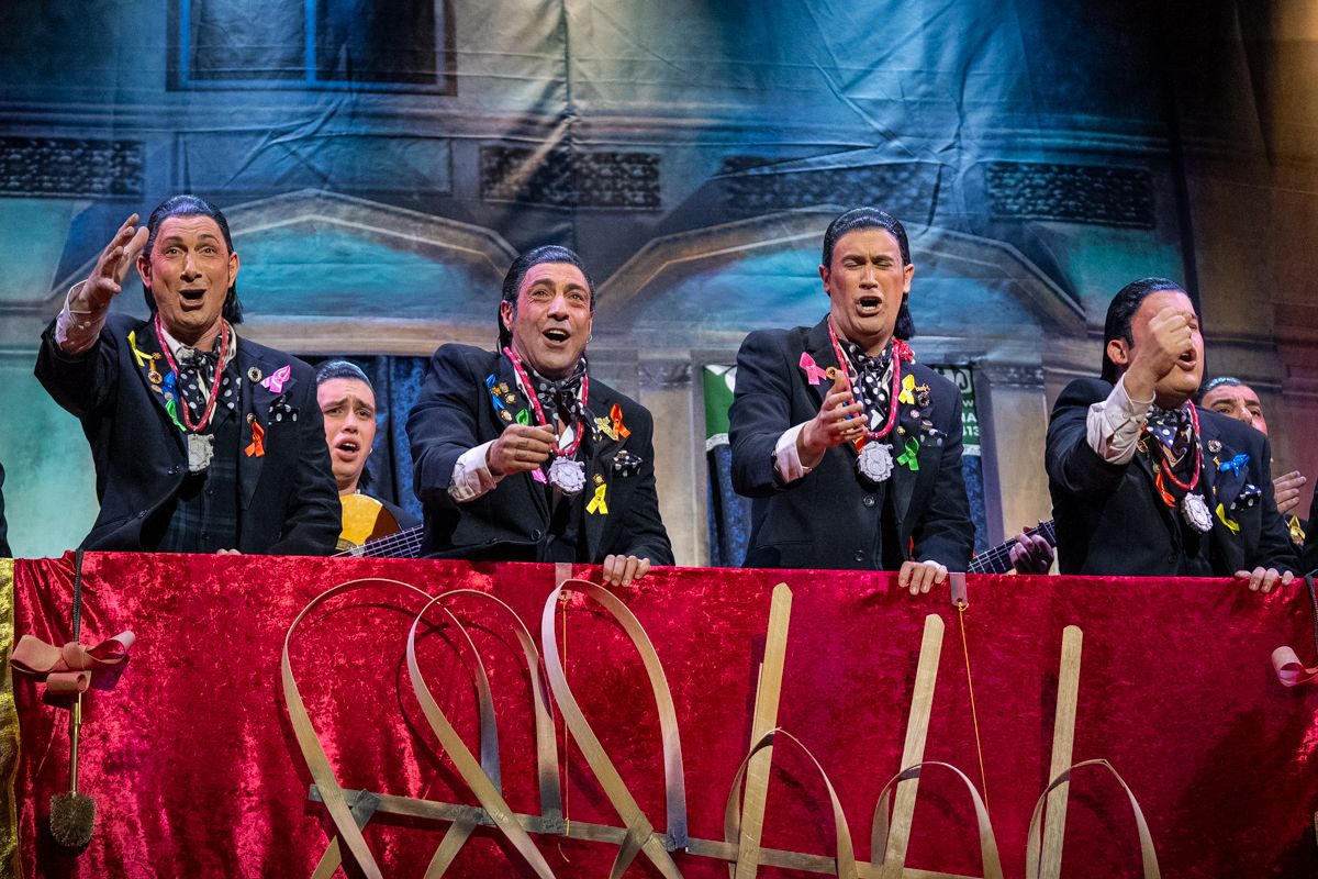 La chirigota del Bizcocho, durante su actuación en la final del COAC 2026.