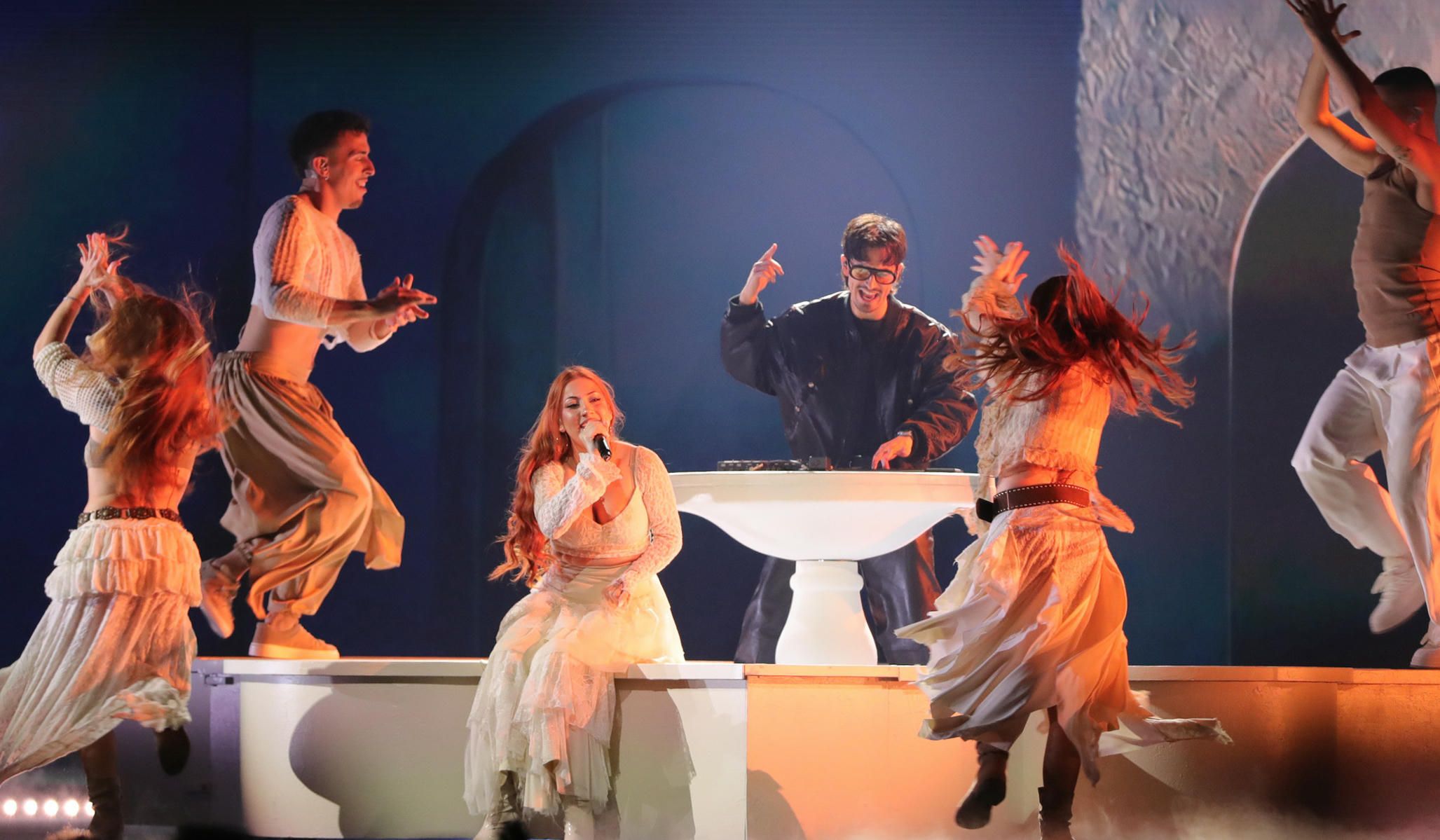 Actuación en la final del Benidorm Fest de los ganadores, Tony Grox y Lucyalys 