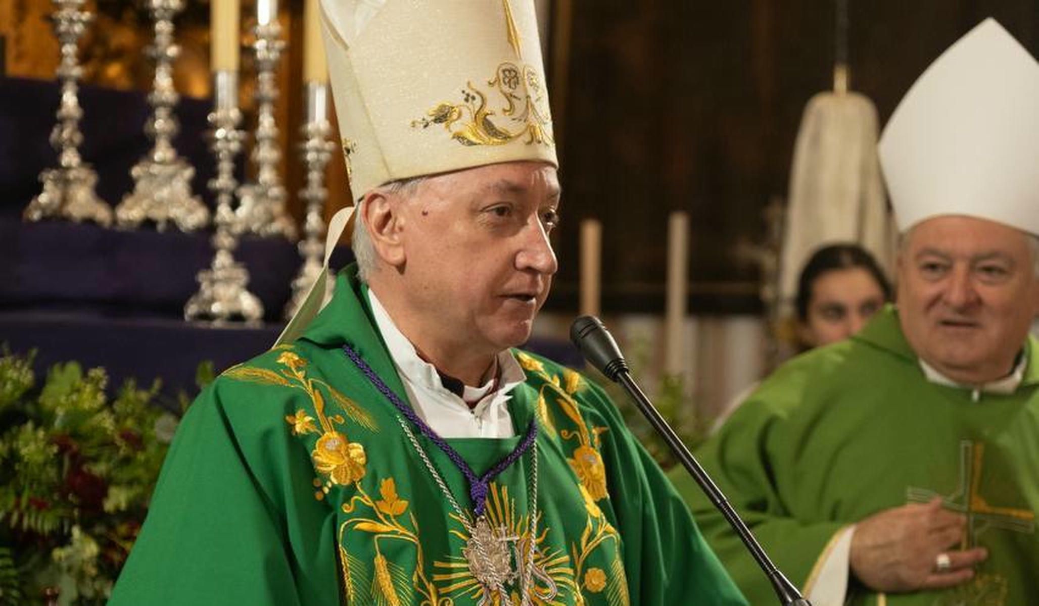 Don José Rico Pavés, obispo de Jerez, nombrado Hermano Honorario por la Hermandad del Nazareno