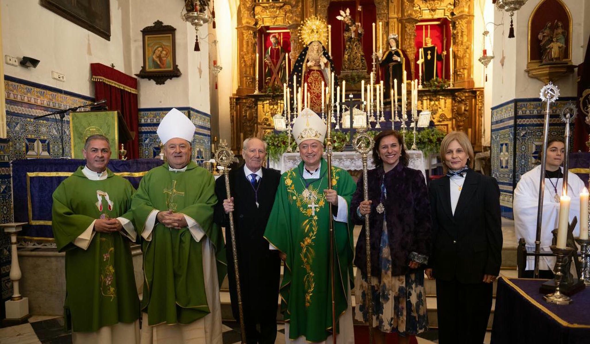 José Castaño Rubiales recibe la distinción de Hermano Mayor Honorario Perpetuo de la Hermandad de Jerez Nazareno