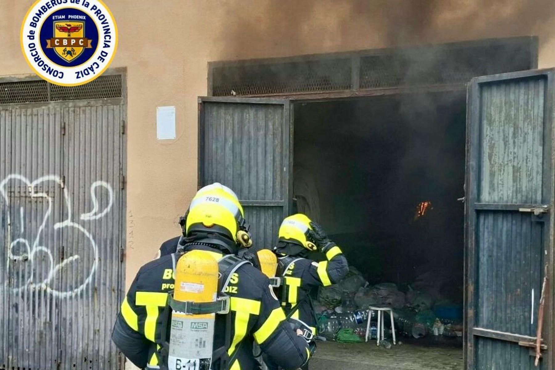 El incendio en el mercado San José de Cádiz.