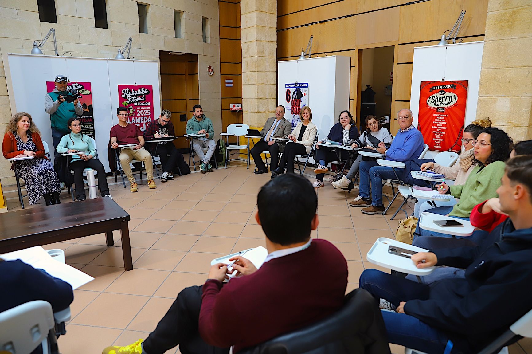 Un momento de la reunión de la Mesa Local de la Juventud en Jerez, celebrada en días pasados.
