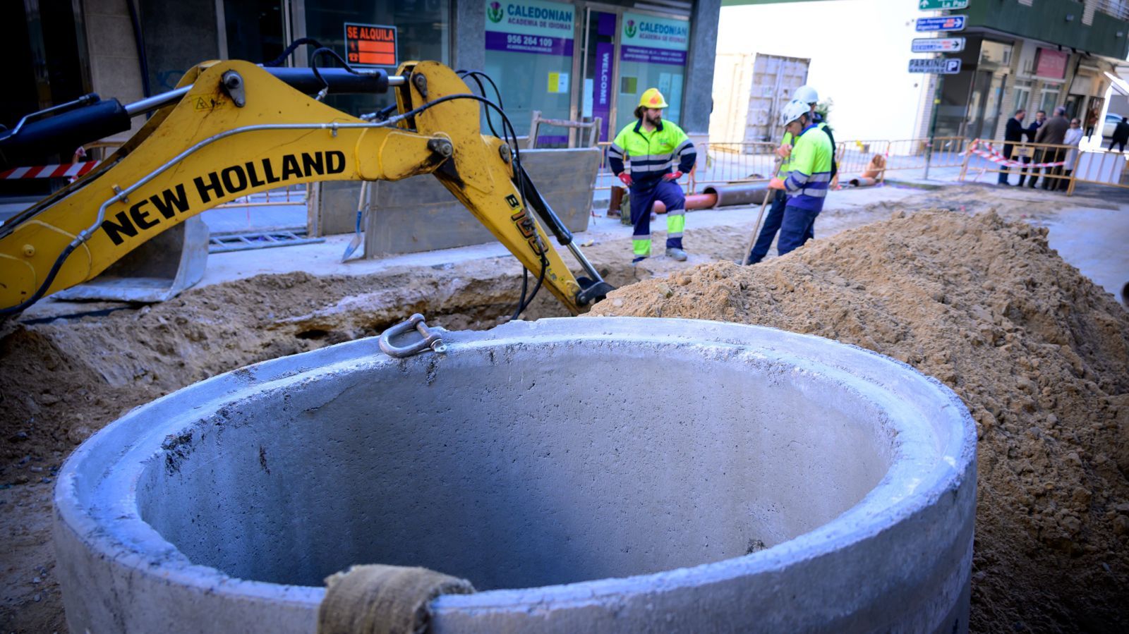 Obras en la avenida de Portugal de Cádiz.