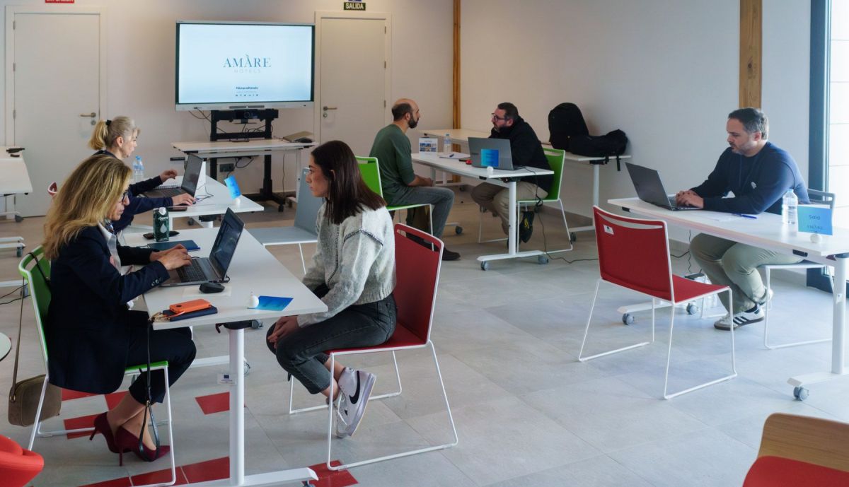  Entrevistas de trabajo en el Centro de Iniciativas Juveniles Box de Chiclana para lograr un puesto en el nuevo Amàre Beach Hotel Sancti Petri.