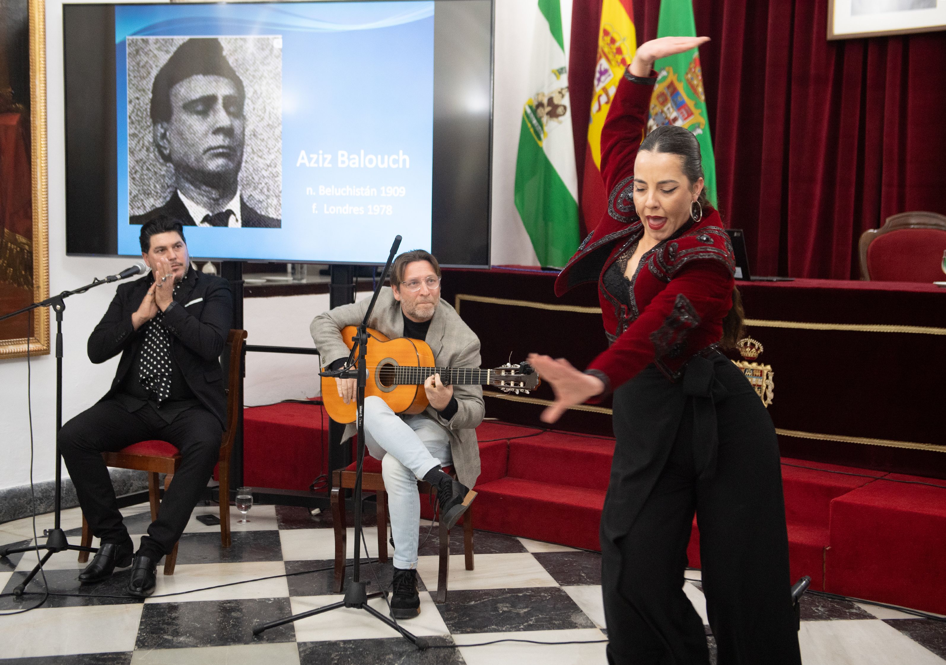 Como parte del encuentro, el Salón del Claustro acogió actuaciones de El Titi (Juan Manuel Muñoz) a la guitarra, El Cañejo (Juan Francisco Rodríguez) al cante y Paula Yinet Hernández al baile. Como parte del encuentro, el Salón del Claustro acogió actuaciones de El Titi (Juan Manuel Muñoz) a la guitarra, El Cañejo (Juan Francisco Rodríguez) al cante y Paula Yinet Hernández al baile.