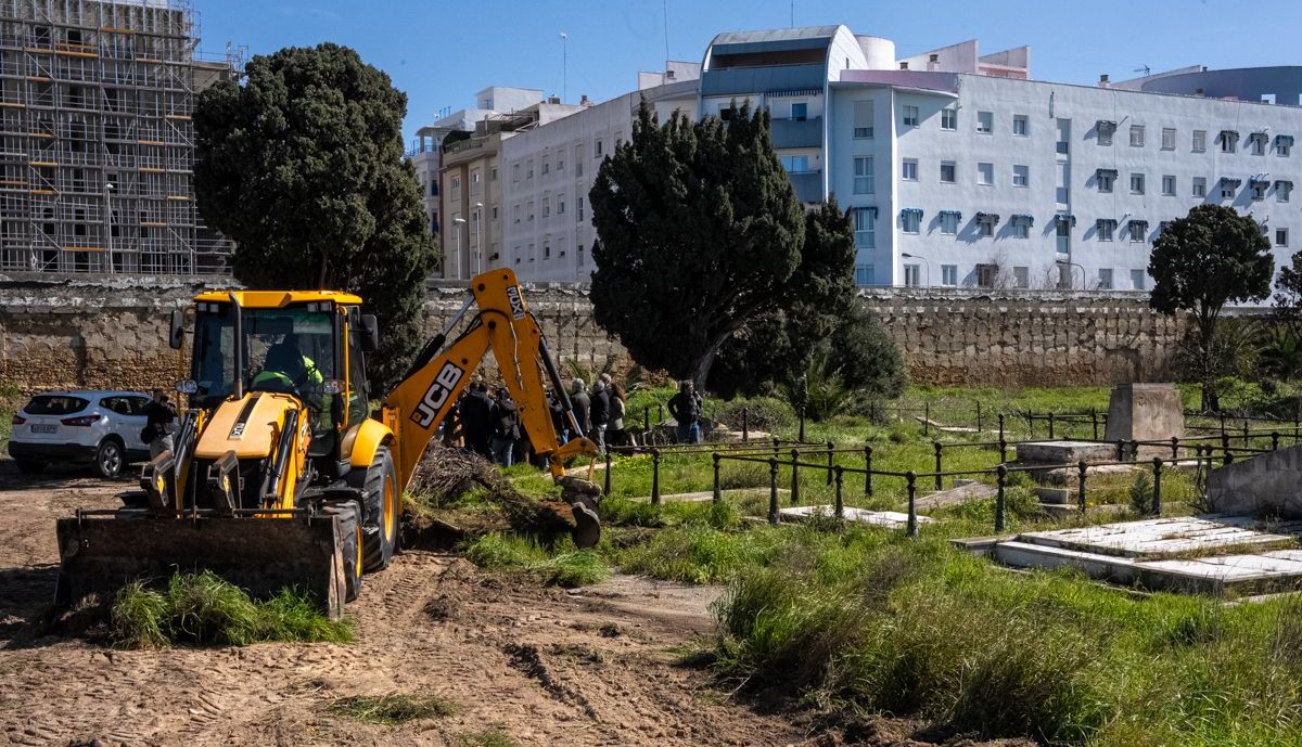 VISITA AL CEMENTERIO SAN JOSE   CADIZ  14