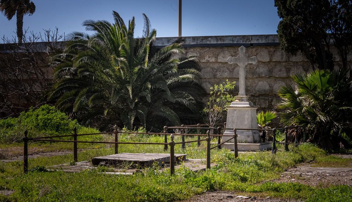 VISITA AL CEMENTERIO SAN JOSE   CADIZ  19