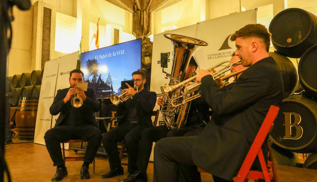 Presentacion Revista El Papel de la Voz Semana Santa  078