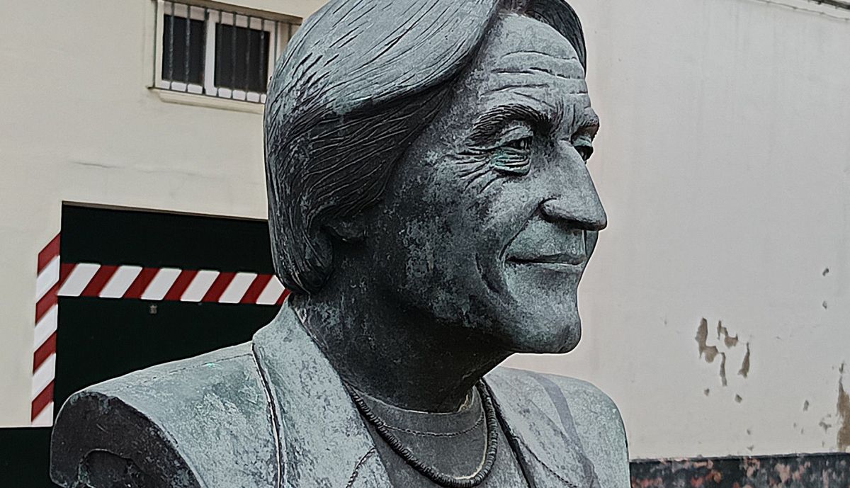 Monumento a Pedro Romero Baro, vista ángulo izquierdo.