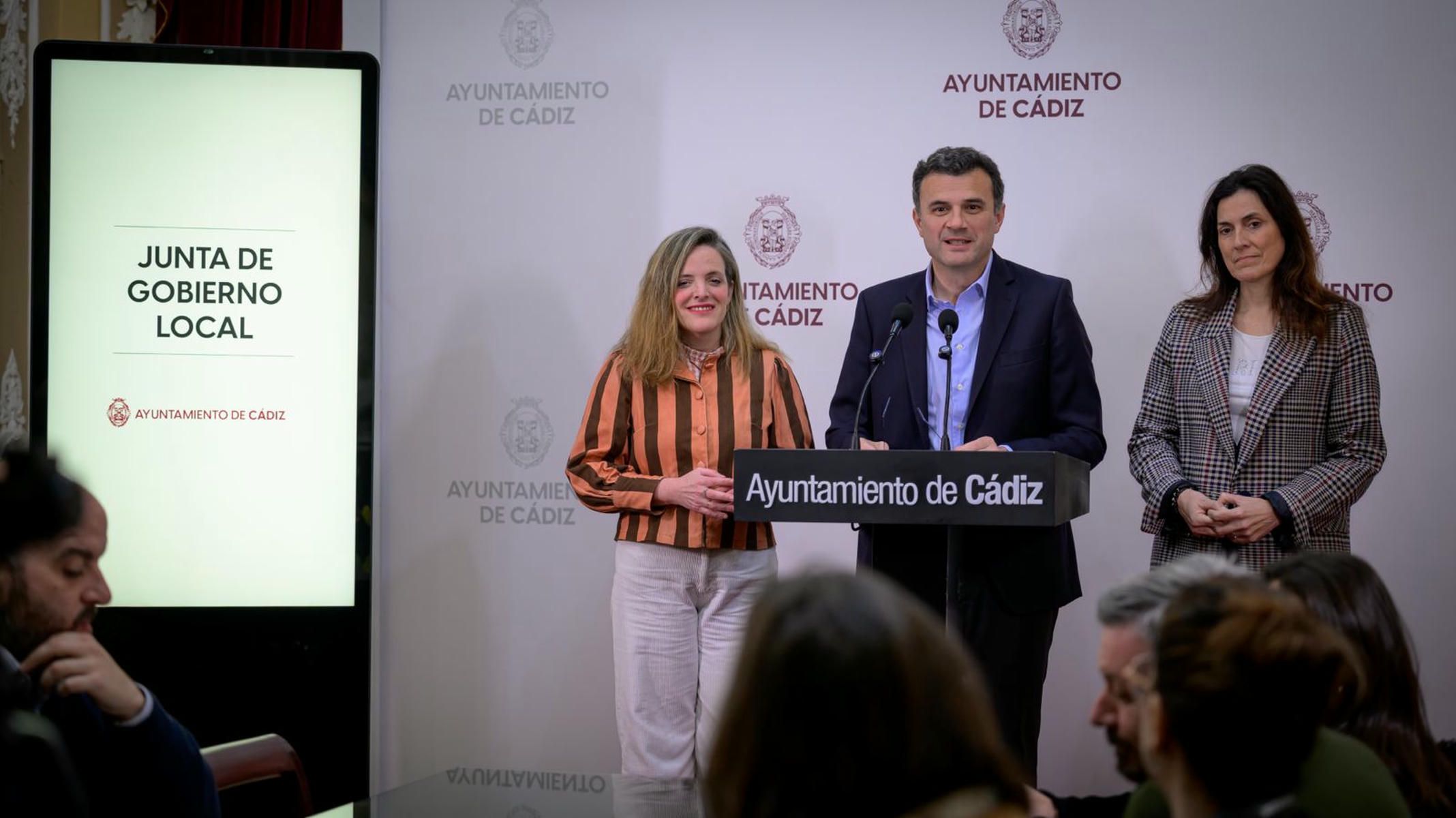 La rueda de prensa tras la junta de gobierno local de Cádiz.