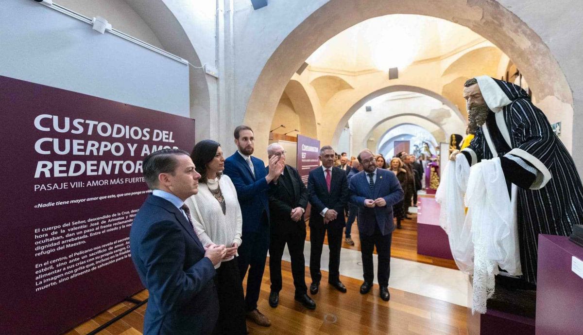 Patricia Cavada, alcaldesa de San Fernando, durante la inauguración de la exposición.