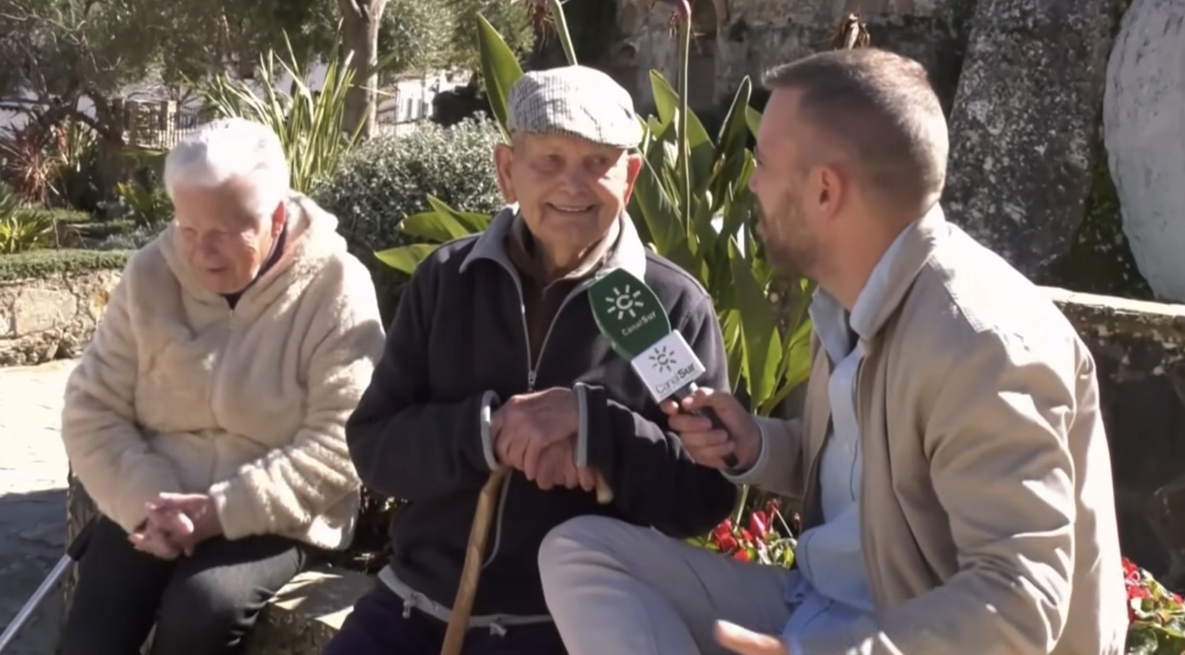 Pepe, con su mujer, entrevistados en Canal Sur. Pepe, con su mujer, entrevistados en Canal Sur.