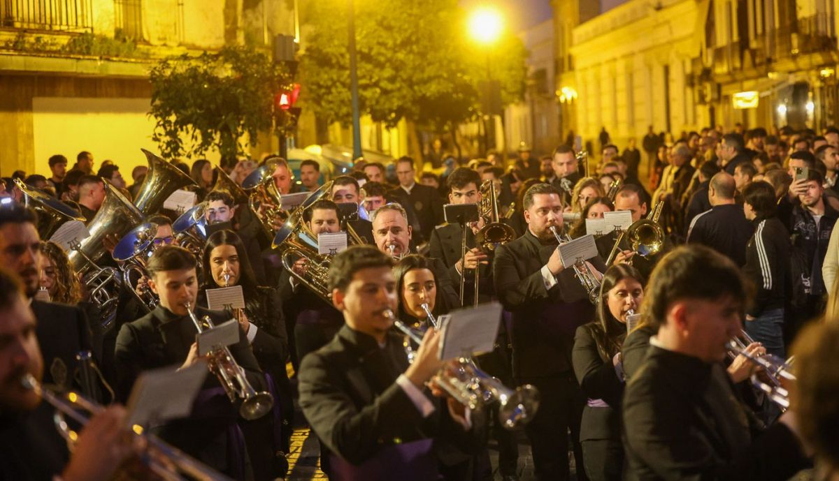 Gran ambiente en Jerez para seguir este evento musical cofrade.