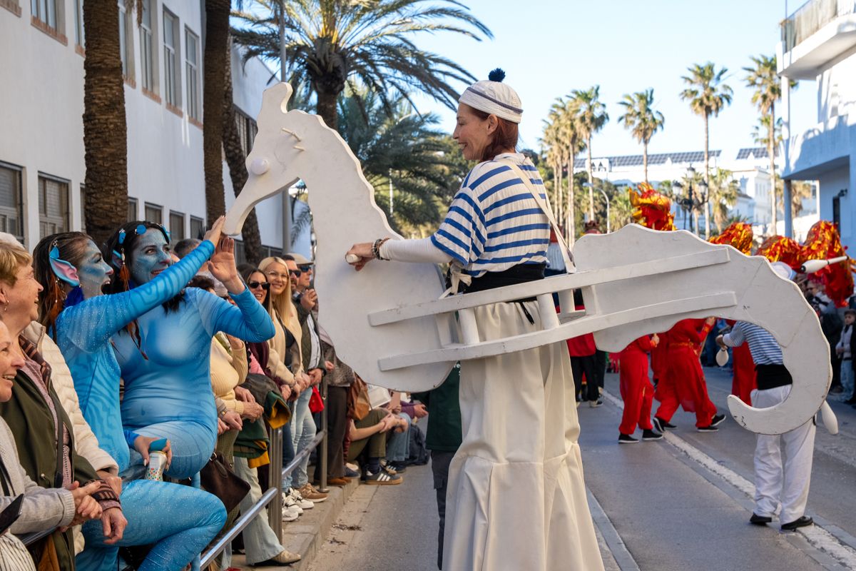 La Cabalgata del Humor del Carnaval de Cádiz 2026, en imágenes