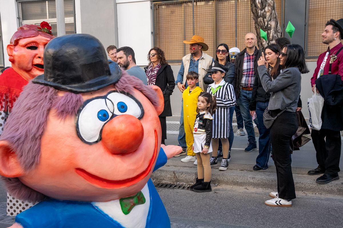 La Cabalgata del Humor del Carnaval de Cádiz 2026, en imágenes