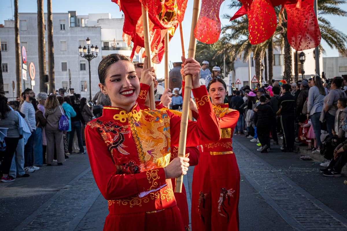 La Cabalgata del Humor del Carnaval de Cádiz 2026, en imágenes