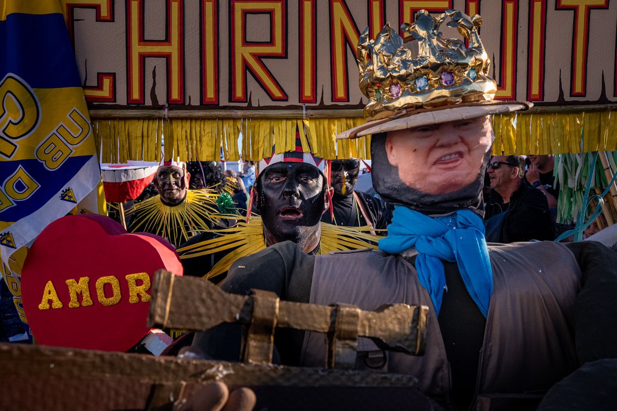 La Cabalgata del Humor del Carnaval de Cádiz 2026, en imágenes