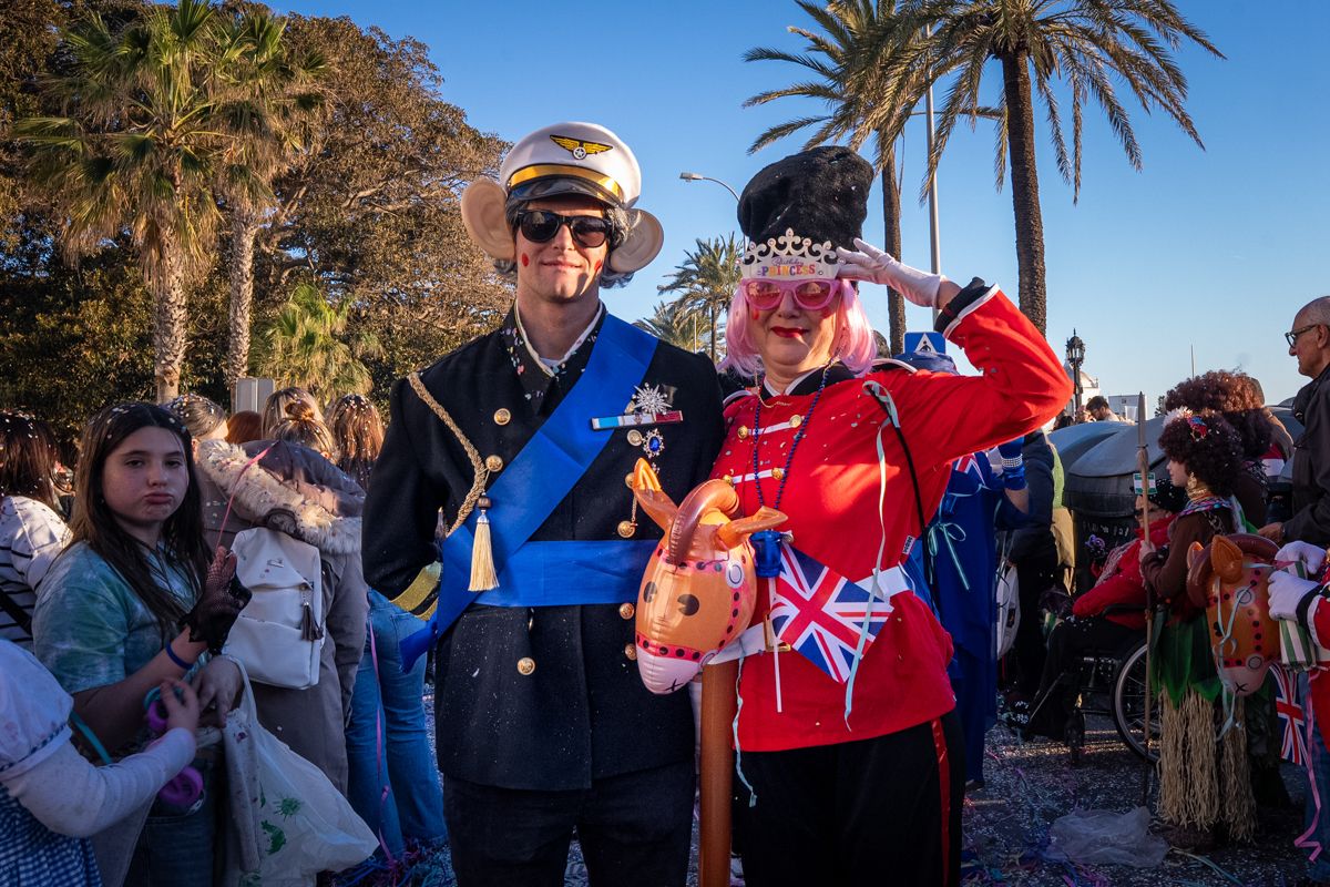 La Cabalgata del Humor del Carnaval de Cádiz 2026, en imágenes