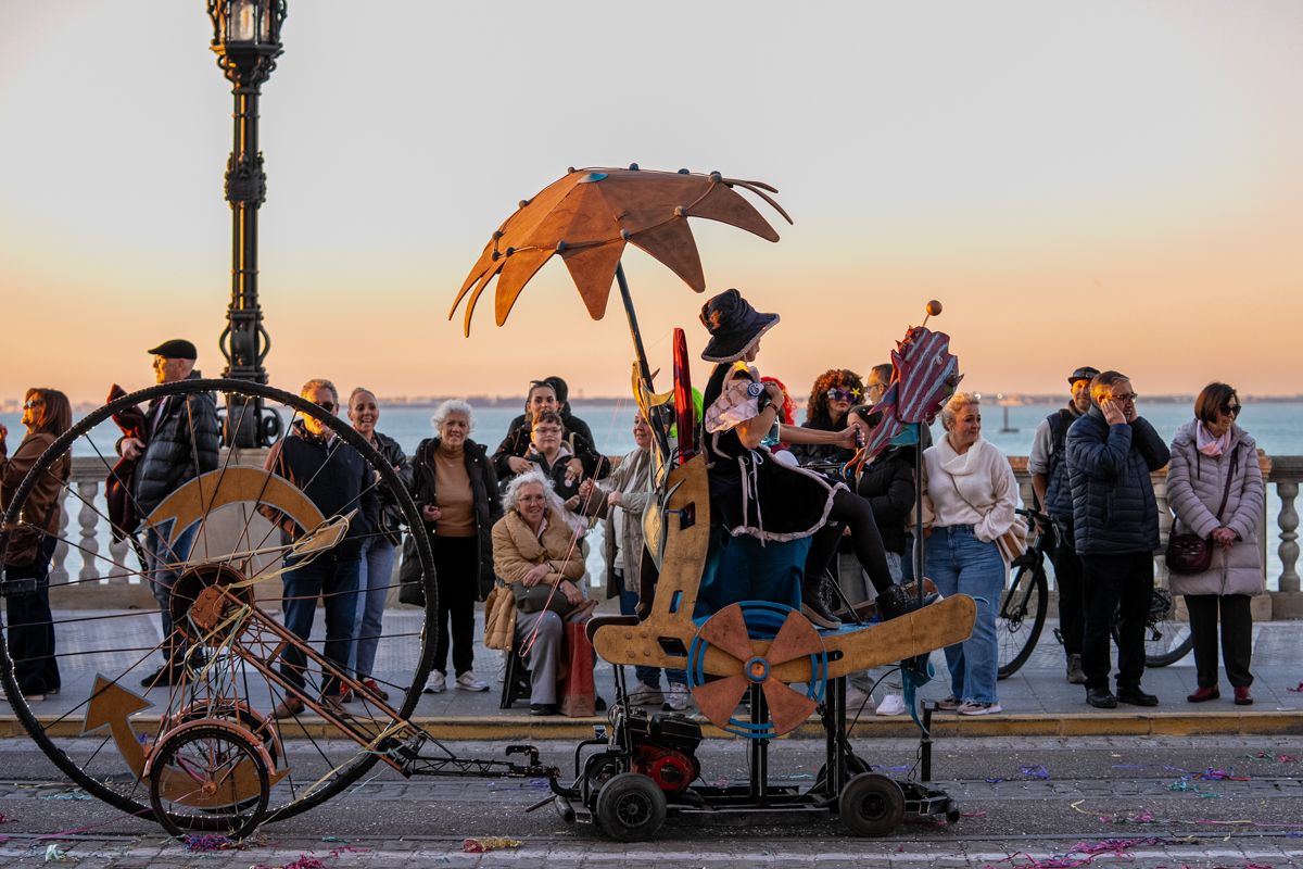 La Cabalgata del Humor del Carnaval de Cádiz 2026, en imágenes